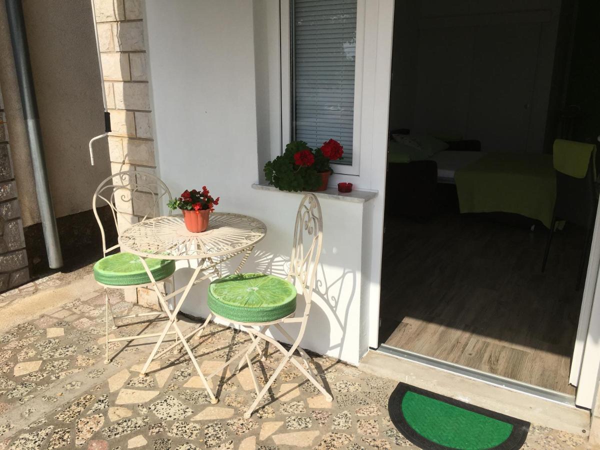 Studio Apartman Jojo Appartement Senj  Buitenkant foto