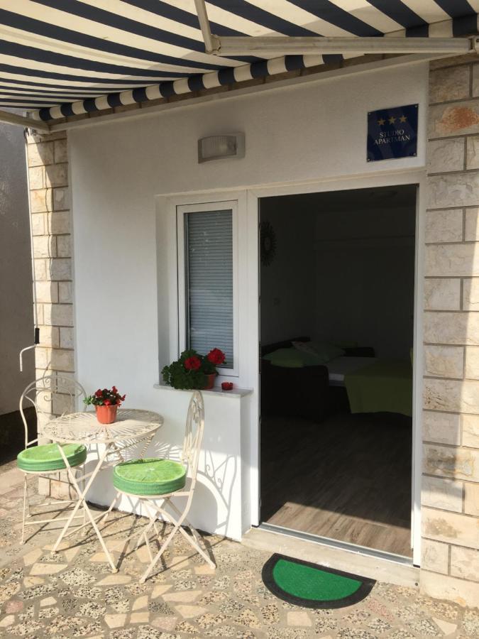 Studio Apartman Jojo Appartement Senj  Buitenkant foto
