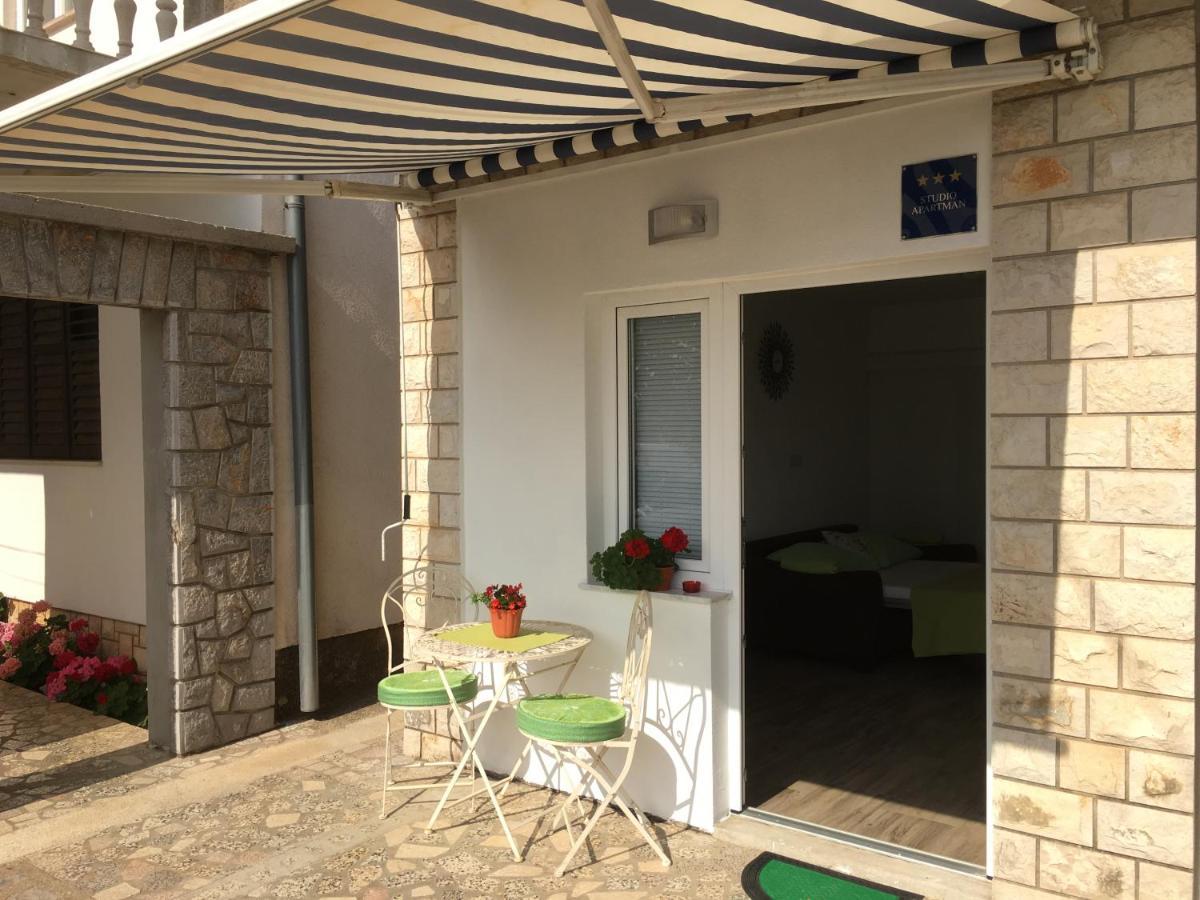 Studio Apartman Jojo Appartement Senj  Buitenkant foto